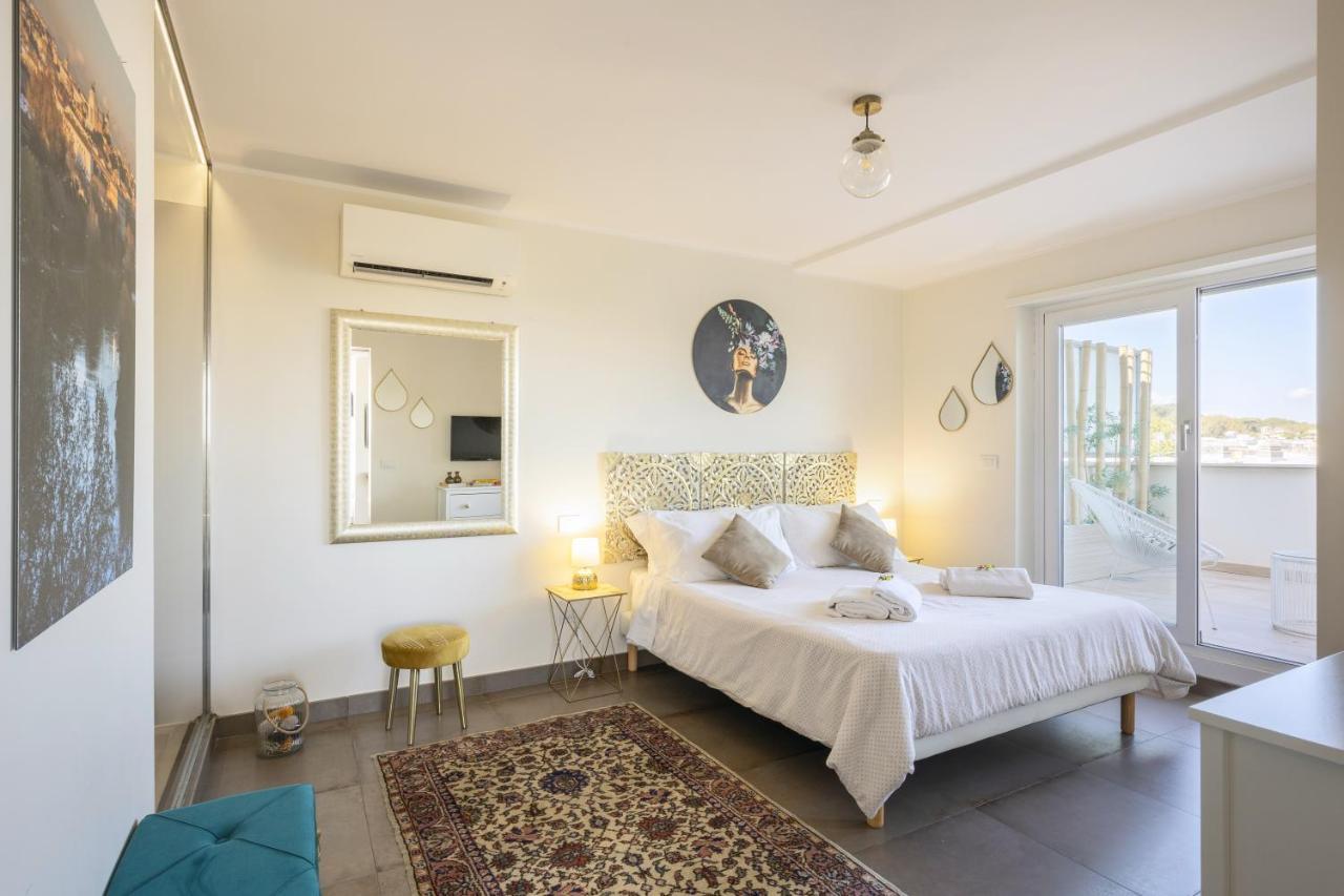 Penthouse With A Panoramic Rooftop In Trastevere With Seasonally Jacuzzi Roma Ngoại thất bức ảnh