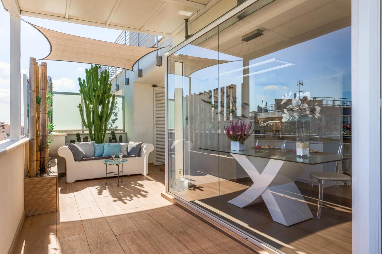 Penthouse With A Panoramic Rooftop In Trastevere With Seasonally Jacuzzi Roma Ngoại thất bức ảnh