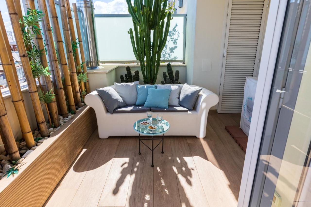 Penthouse With A Panoramic Rooftop In Trastevere With Seasonally Jacuzzi Roma Ngoại thất bức ảnh