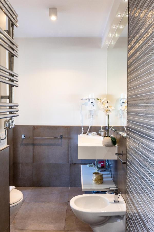 Penthouse With A Panoramic Rooftop In Trastevere With Seasonally Jacuzzi Roma Ngoại thất bức ảnh