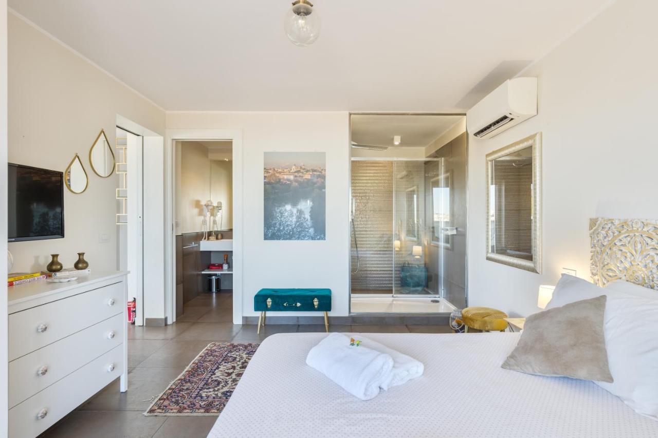 Penthouse With A Panoramic Rooftop In Trastevere With Seasonally Jacuzzi Roma Ngoại thất bức ảnh