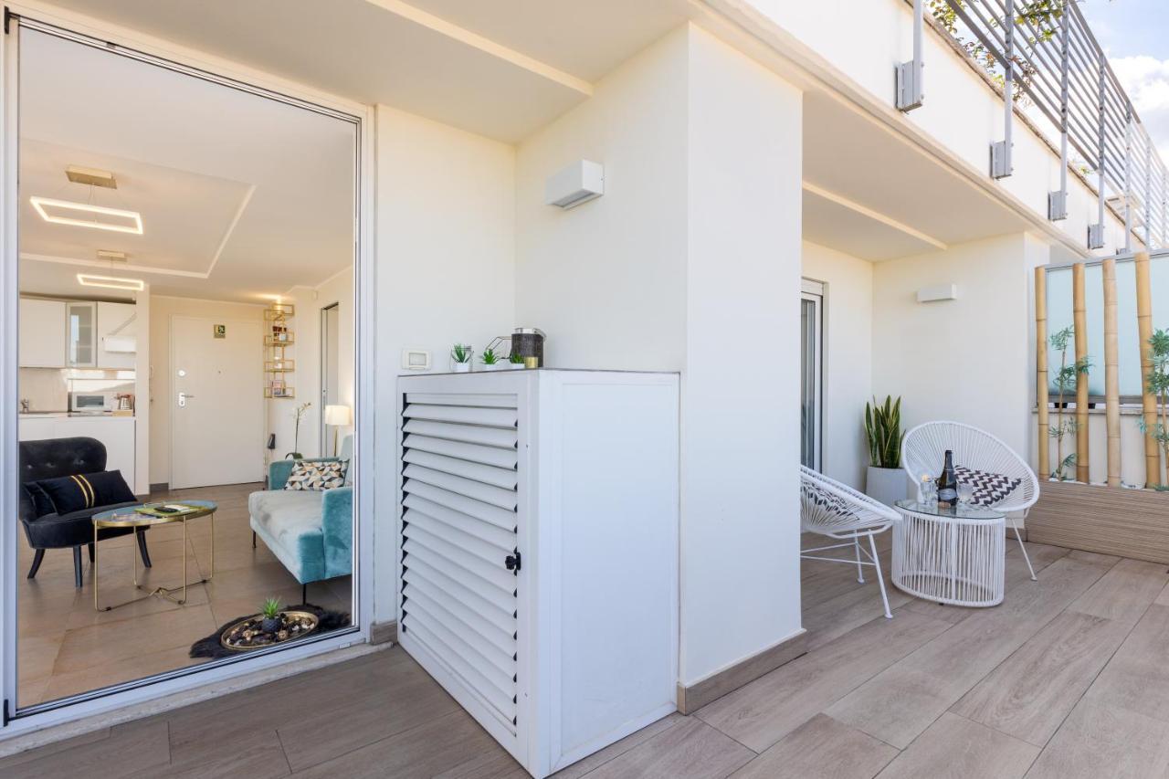 Penthouse With A Panoramic Rooftop In Trastevere With Seasonally Jacuzzi Roma Ngoại thất bức ảnh
