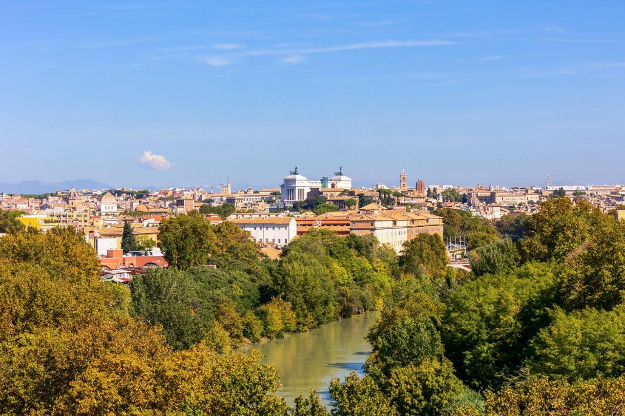 Penthouse With A Panoramic Rooftop In Trastevere With Seasonally Jacuzzi Roma Ngoại thất bức ảnh